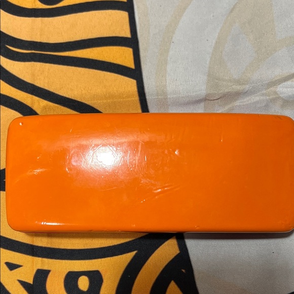 Kate Spade Eyewear Cases - Both included - Picture 9 of 10